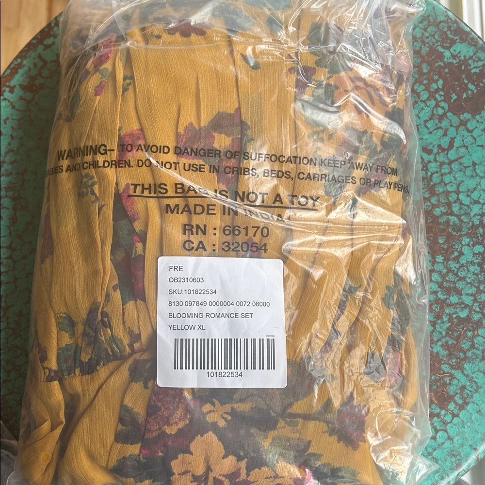 NWT Free People Blooming Romance Set Goldenrod Combo XL - Picture 9 of 9